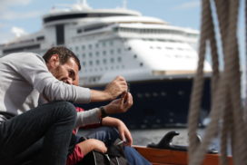 Tourist and Cruiseship